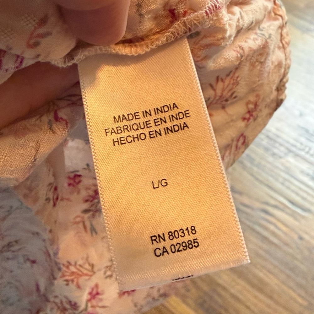 Lucky Brand v-neck floral top - Picture 8 of 9